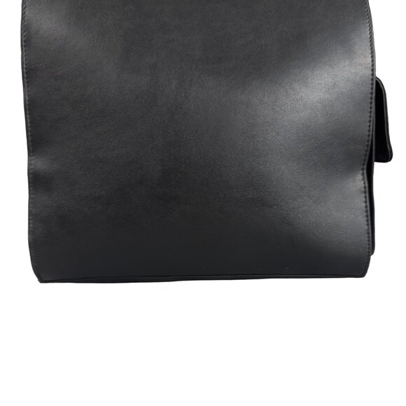 Vintage Guess Black Leather Shoulder Bag Crossbody Zip Pocket Logo Hardware - Picture 10 of 14